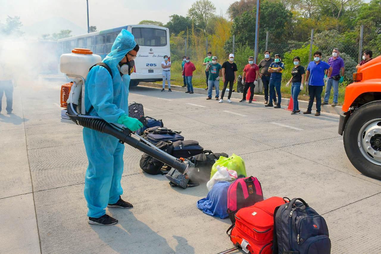 salvadorenos-retornan-de-honduras-gracias-a-coordinacion-del-gobierno